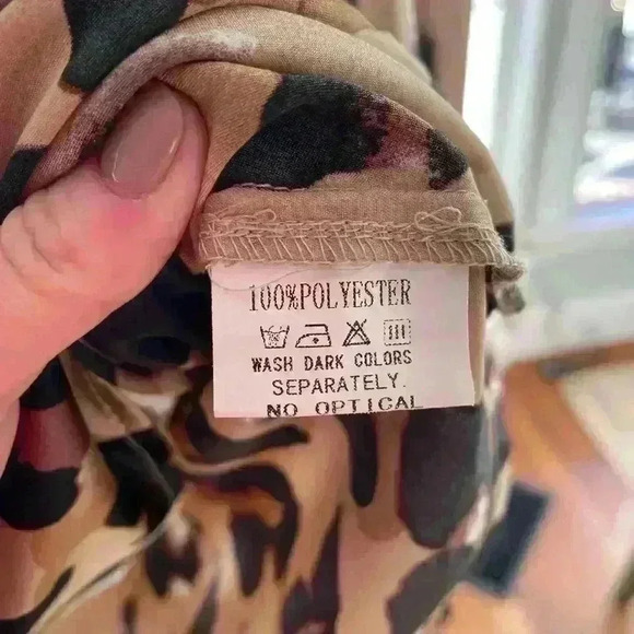 Boutique Style Animal Print Blouse Size Small - Picture 2 of 10